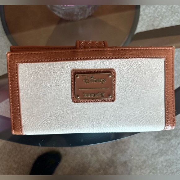 Loungefly Disney Moana Pua Floral Wallet - BoxLunch Exclusive - Picture 4 of 4